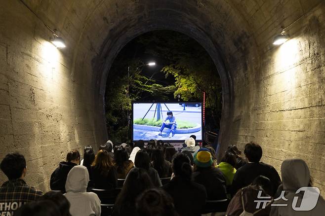 제26회 전주국제영화제 골목상영 현장.(전주국제영화제 제공. 재판매 및 DB 금지)