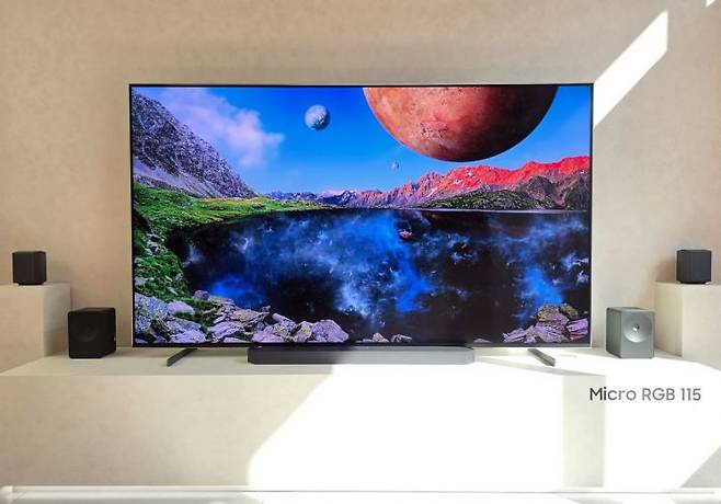 삼성전자의 마이크로 RGB TV 115형 제품. 삼성전자