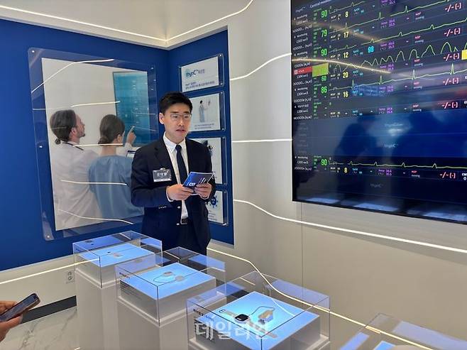 강대엽 씨어스 CSO 부사장이 15일 씽크 솔루션과 웨어러블 기기에 대해 설명하고 있다. ⓒ데일리안 김효경 기자