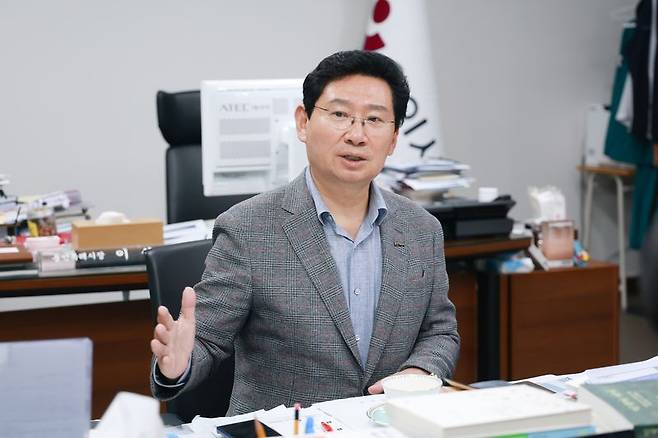 이상일 용인시장이 14일 파이낸셜뉴스와 인터뷰를 진행하고 있다. 용인시 제공