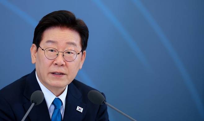 이재명 대통령이 15일 청와대에서 열린 규제합리화위원회 제1차 전체회의에서 발언을 하고 있다. 사진=뉴스1화상