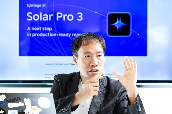 김성훈(성 킴) 업스테이지 대표가 지난 1월 29일 서울 테헤란로에 위치한 업스테이지 공유 오피스에서 중앙일보와 인터뷰를 하고 있다. 우상조 기자