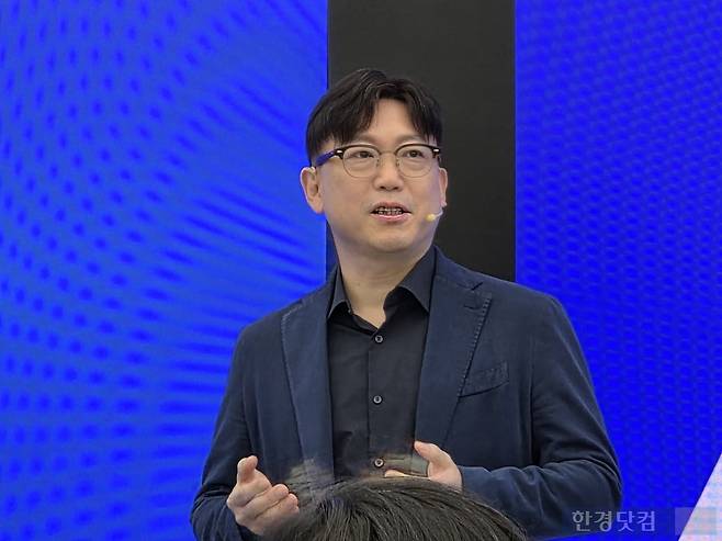 용석우 삼성전자 영상디스플레이(VD)사업부장(사장)이 15일 오전 삼성 강남에서 진행된 TV 신제품 행사 '더 퍼스트룩 서울 2026'에 나와 발언하고 있다. 사진=김대영 기자