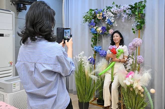 사모리조이스 참석자가 14일 서울 강동구 오륜교회에서 기념 사진을 찍고 있다. 신석현 포토그래퍼