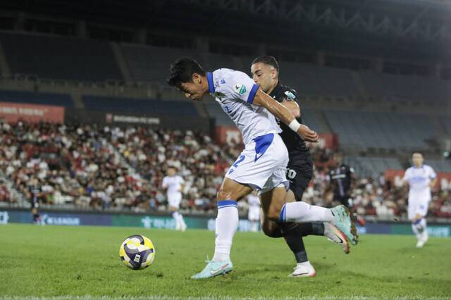 지난 시즌 부천FC와 인천 유나이티드의 맞대결 장면. 한국프로축구연맹 제공