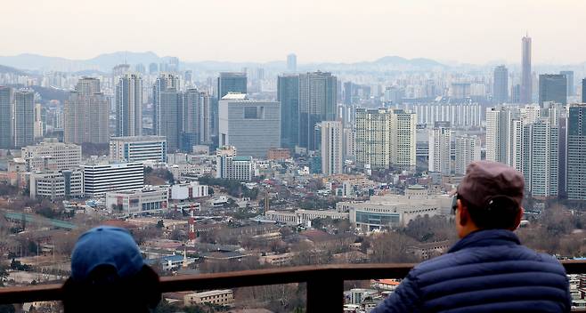 서울 남산 전망대에서 바라본 주택가 모습. [연합]