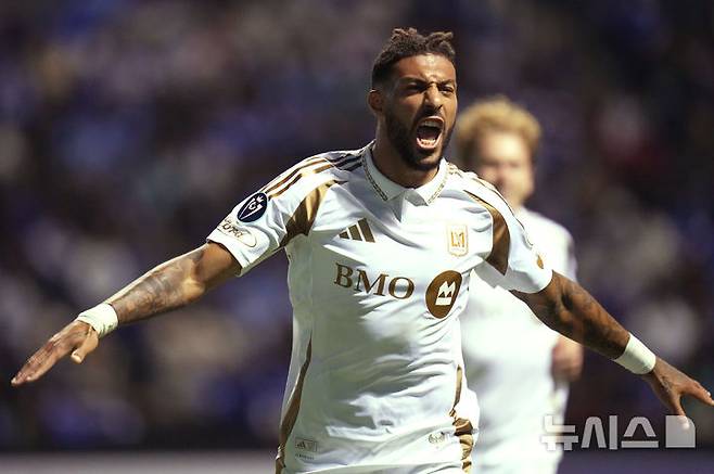 [푸에블라=AP/뉴시스] 미국 프로축구 메이저리그사커(MLS) 로스앤젤레스FC(LAFC)의 데니스 부앙가. 2026.04.14.