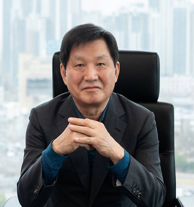 검수완박법 통과 직후…키움 김익래, 사람인 지분 확대 나서