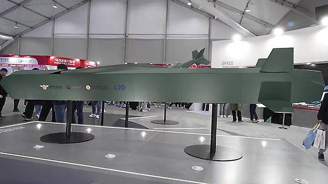 천룡 장거리 공대지 미사일