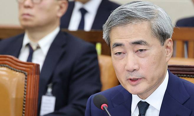 신현송 한국은행 총재 후보자가 15일 국회 재정경제기획위원회에서 열린 인사청문회에서 의원 질의에 답하고 있다. 연합뉴스