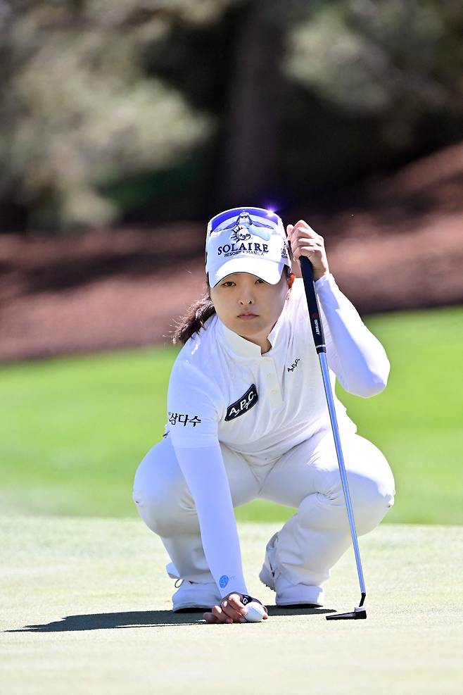 퍼팅을 준비하고 있는 고진영. 사진 제공=AFP연합뉴스