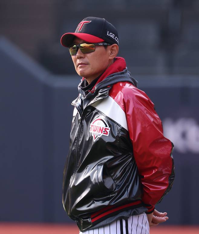 2023년 통합우승을 차지한 LG는 이듬해 왕좌를 지키려고 했지만 우승 후유증을 이겨내지 못했다. 염경엽 LG 감독은 “우승 후유증은 분명 있다. 그래서 더 대비했다”고 말했다. 사진제공｜LG 트윈스