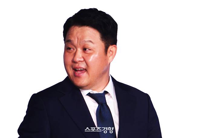 방송에서 과거 자신의 채무를 또 다시 고백한 방송인 김구라. 사진 이선명 기자 57km@kyunghyang.com