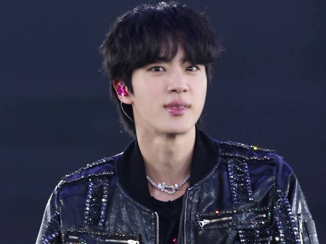 방탄소년단 진, 키윙 3회차 레이스 1위..2회 연속 정상 '압도적 존재감'