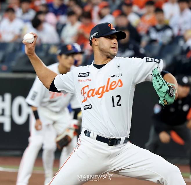 [한번에쓱] '1회초 타자일순에 7실점' 강판되는 에르난데스