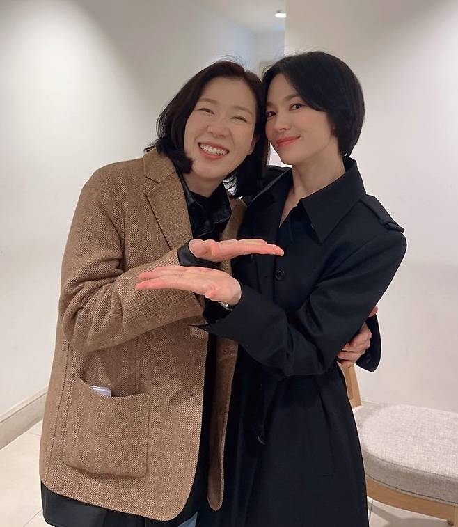 사진 = 송혜교 인스타그램 / 염혜란-송혜교