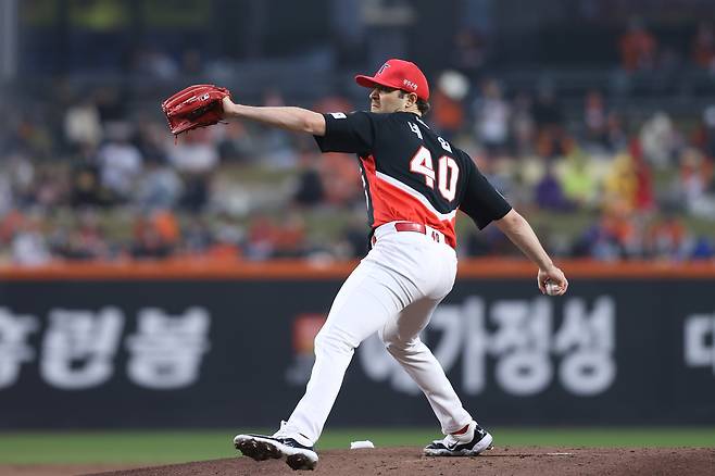KIA 타이거즈 선발 투수 제임스 네일이 지난 10일 대전 한화생명볼파크에서 열린 한화 이글스와의 원정 경기에서 역투하고 있다. /사진=KIA 타이거즈 제공