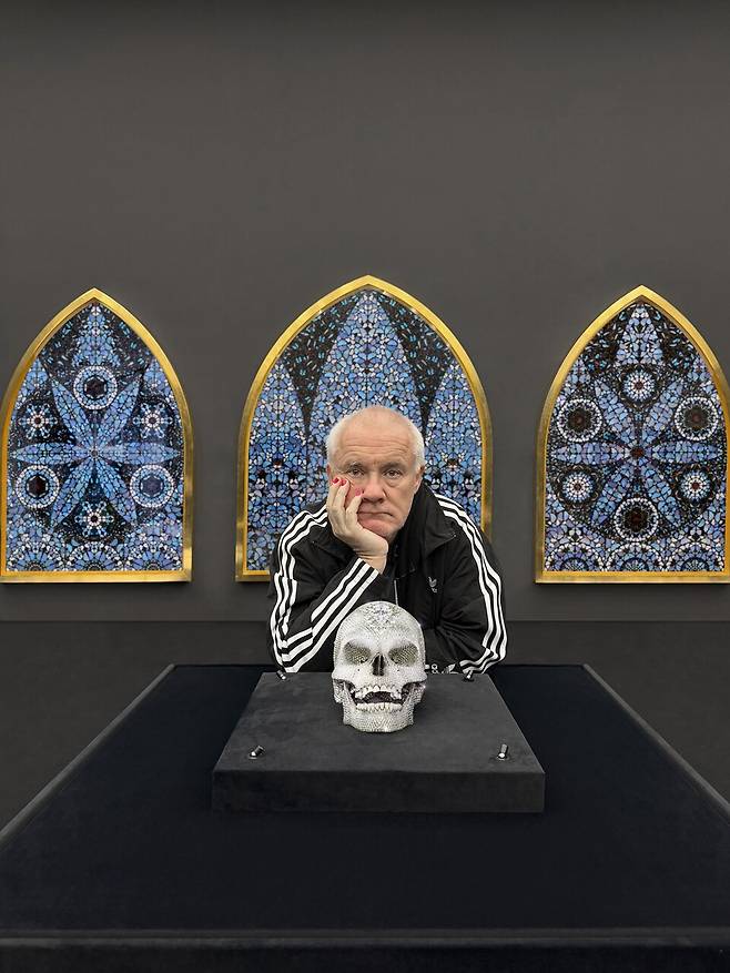 데이미언 허스트. (사진 Prudence Cuming Associates © Damien Hirst and Science Ltd. All rights reserved, DACS 2026)/뉴스펭귄