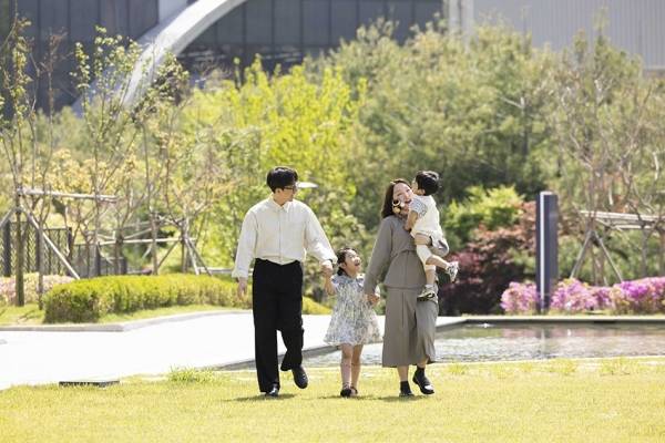 더블트리 바이 힐튼 서울 판교, 가족 고객이 즐기는 가든 테라스.&nbsp;ⓒ더블트리 바이 힐튼 서울 판교