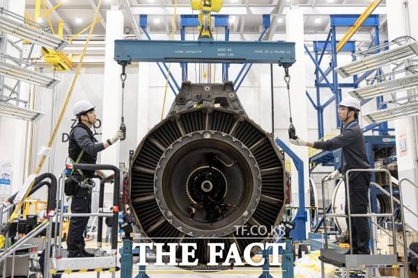 대한항공 엔진 테스트 셀(ETC)에서 엔진 출고 전 최종 성능 시험을 진행하는 모습. /대한항공