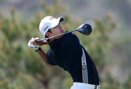 최승빈이 DB손해보험 프로미 오픈 1라운드 5번 홀에서 티샷을 하고 있다. KPGA 제공