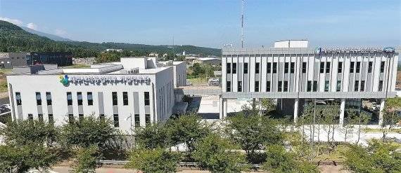 제주산학융합원 전경. 제주ICT이노베이션이 '2026년 AI 스마트관광 비즈니스 & 마케팅 마스터 과정' 최종 교육생 선발을 마치고 오는 21일부터 6월 2일까지 온라인 실전 교육에 들어간다. 프로그램은 전략 수립, 시장 분석, 브랜드, 콘텐츠, 마케팅, 업무 자동화까지 12차시로 구성됐다. /사진=파이낸셜뉴스 사진DB