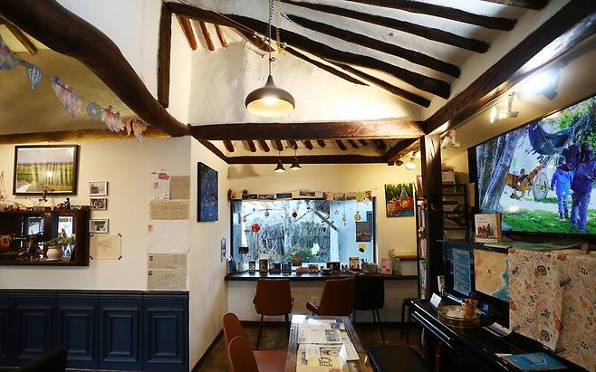 ‘카페공간153’ 내부. 박미향 선임기자