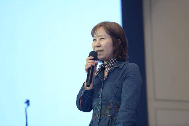 이문영 서울대 통일평화연구원 교수가 15일 한국경영혁신중소기업협회(메인비즈협회) 주최 조찬 특강에서 '트럼프 시대 국제 정세 변화와 한국의 대응 전략'을 주제로 강연하고 있다. 메인비즈협회 제공