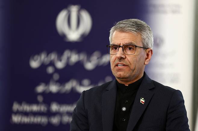 지난 5일(현지시간) 테헤란에서 에스마일 바가이 이란 외무부 대변인이 연설하고 있다. 로이터연합뉴스