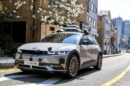 현대모비스 시험차량이 도로를 주행하며 각종 데이터를 수집하고 있다. 현대모비스 제공