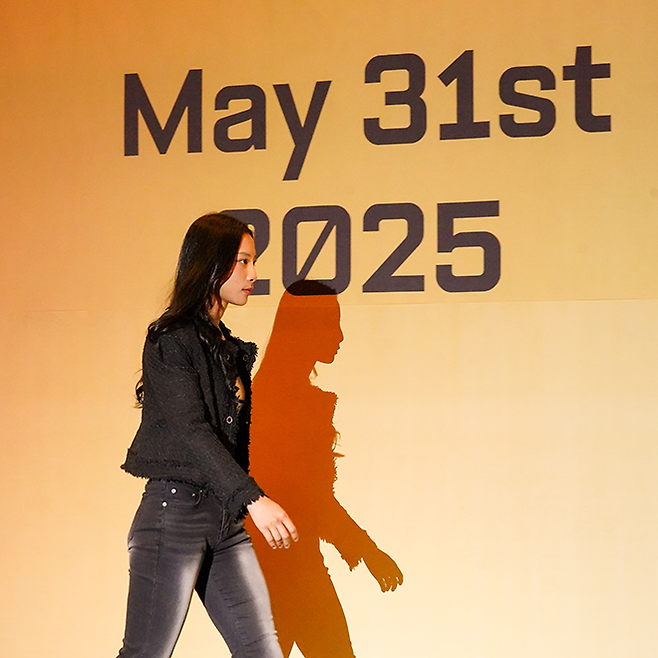 제2대 로드FC 아톰급 챔피언 심유리가 2025년 4월 종합격투기 빅리그 일본 라이진의 인천광역시 파라다이스시티 호텔 에메랄드룸 기자회견에 참석하고 있다. 사진=스탠다드앤드프로그레스 스포츠에이전시 제공