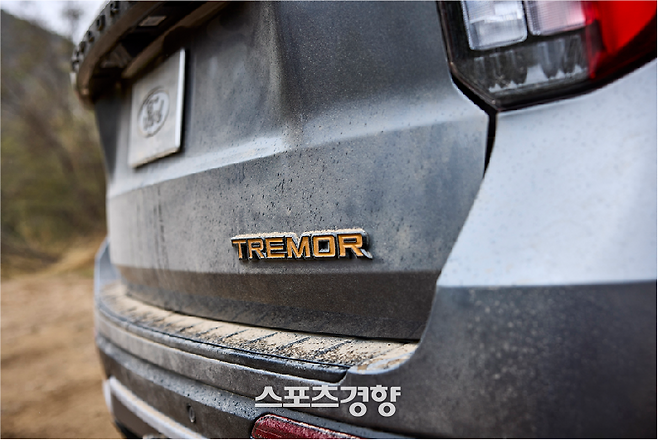 2026 포드 익스플로러 트레머.  최고출력 406마력, 최대토크 57kg·m을 지니고 있다. 하체 단련도는 동종 모델 중 최상위다.