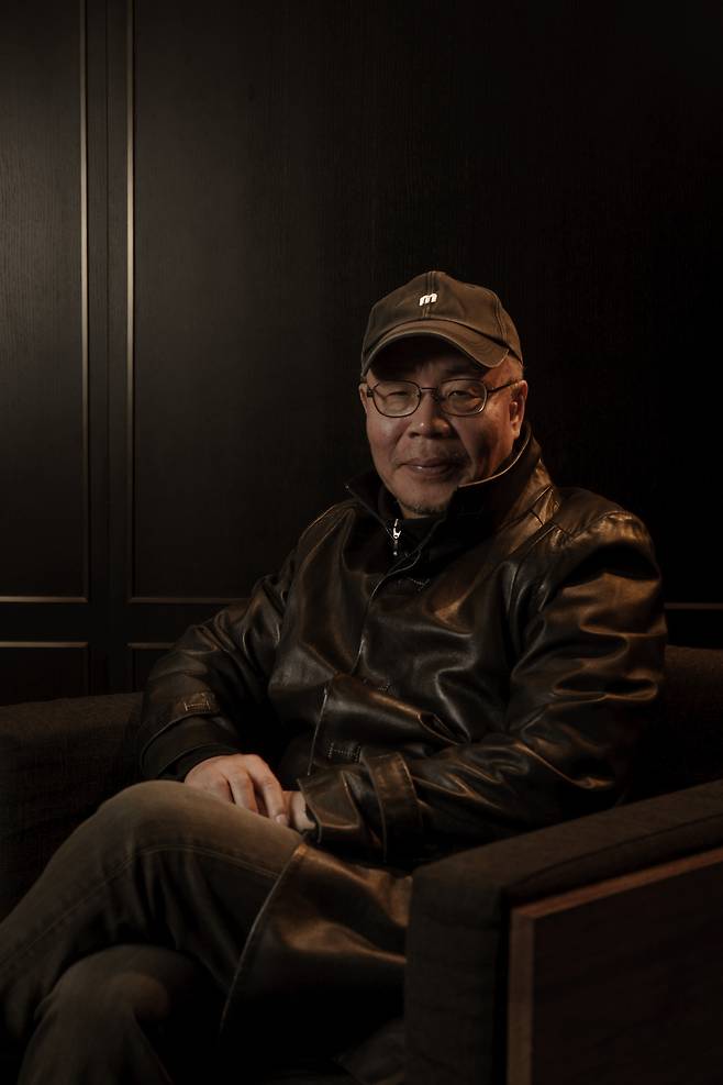 다큐멘터리 영화 ‘란 12.3’을 연출한 이명세 감독. 사진 프로덕션 에므