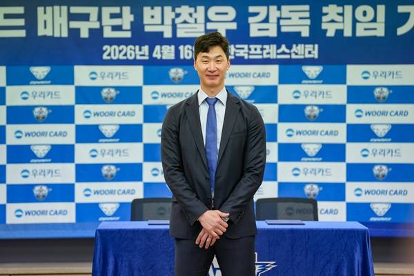 박철우 감독 / 사진=우리카드 제공