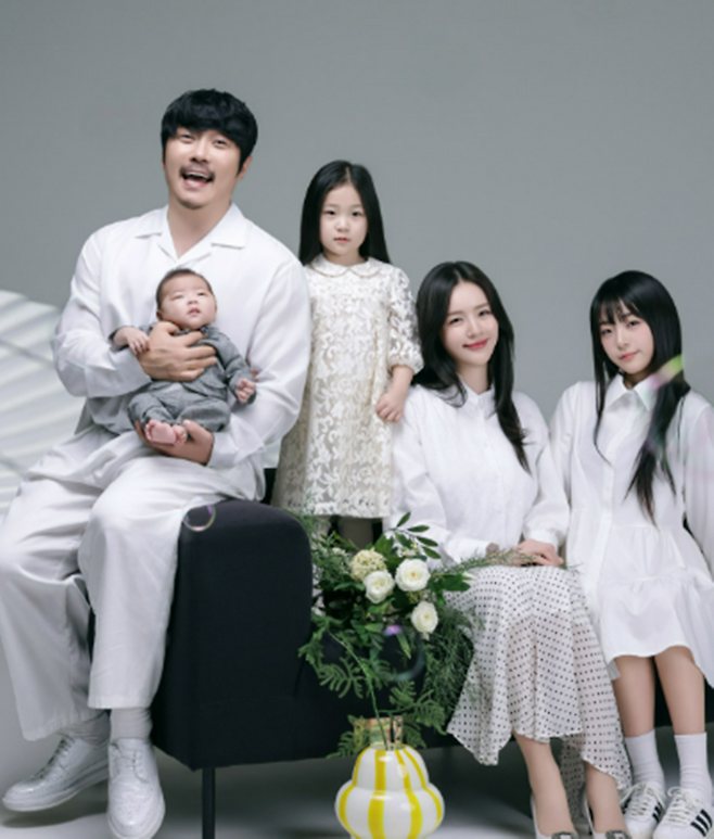 ▲ KCM 가족. 출처| KCM SNS