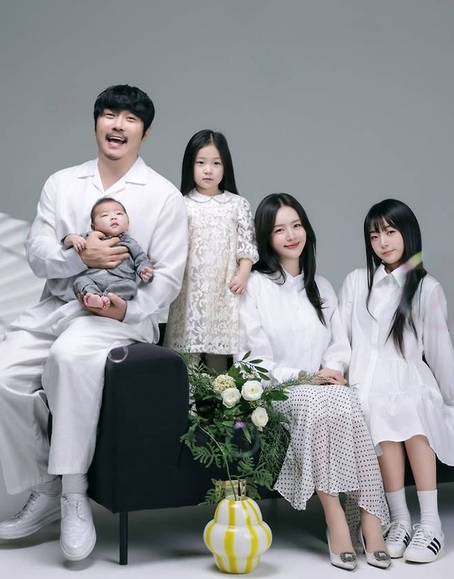 KCM 가족. 사진|KCM 인스타그램