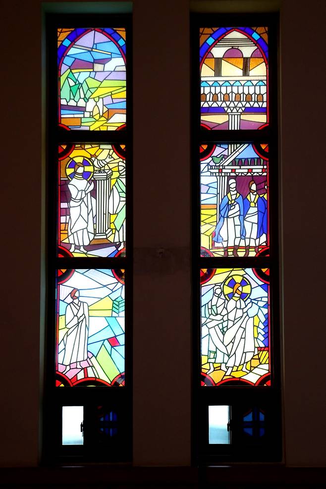 구 김포성당 스테인드글라스. 박찬희