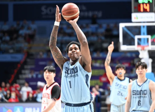 버저비터를 넣은 나이트(사진=KBL)