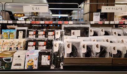 만전김 제품들이 매대에 진열돼 있다.[출처=만전식품 홈페이지]