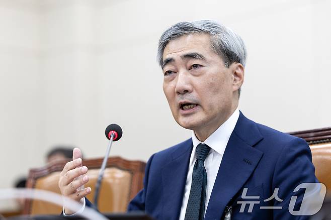 신현송 한국은행 총재 후보자가 15일 서울 여의도 국회에서 열린 제434회국회(임시회) 재정경제기획위원회 인사청문회에서 의원 질의에 답변하고 있다. 2026.4.15 ⓒ 뉴스1 이승배 기자