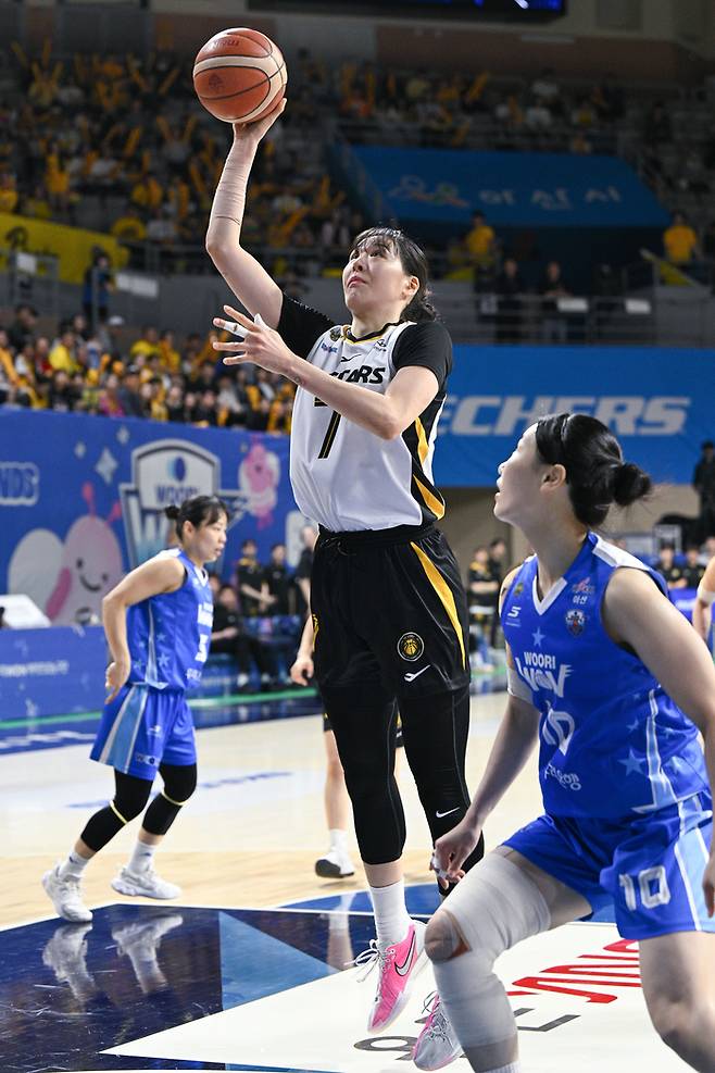 KB스타즈 박지수. 사진 | WKBL