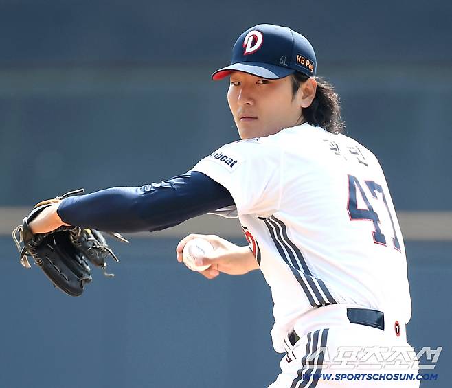 4일 잠실야구장에서 열린 KBO리그 두산과 한화의 경기. 힘차게 투구하는 두산 선발 곽빈. 잠실=송정헌 기자songs@sportschosun.com/2026.04.04/