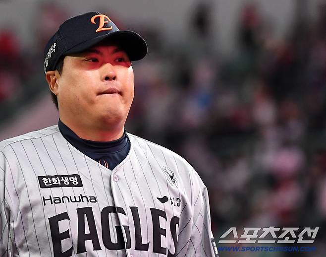 7일 인천 SSG랜더스필드에서 열린 SSG와 한화의 경기. 6회 투구를 마치고 마운드를 내려오는 한화 류현진. 인천=송정헌 기자songs@sportschosun.com/2026.04.07/