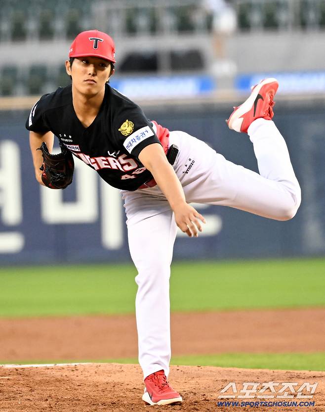 17일 잠실구장에서 열린 두산과 KIA의 경기. KIA 이의리가 역투하고 있다. 잠실=박재만 기자 pjm@sportschosun.com/2026.04.17/