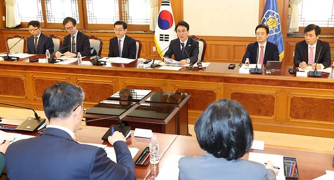 김민석 국무총리가 17일 오전 서울 종로구 정부서울청사에서 열린 마약류 대응 관계 장관 회의에서 발언하고 있다. /뉴시스