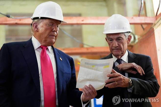 도널드 트럼프 미국 대통령과 제롬 파월 연준 의장. 사진=연합뉴스