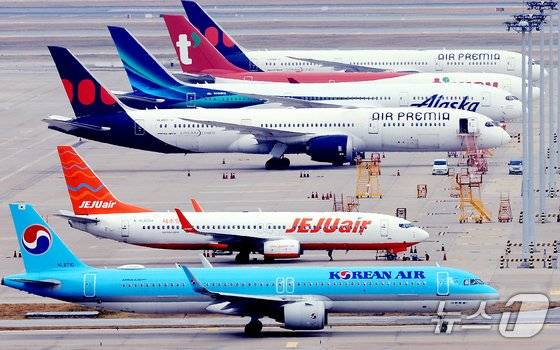 항공기들이 인천국제공항 계류장에서 대기하고 있다./뉴스1 이호윤 기자 /사진=뉴스1