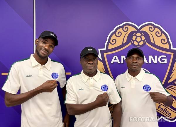 맥팔른 마푸타 감독(왼쪽부터), 로버트 피리 팀 닥터, 맥슨 툰두 코치. 김진혁 기자&nbsp;