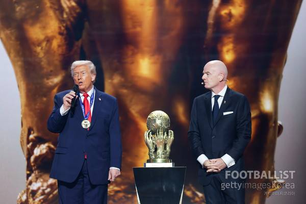 도널드 트럼프 미국 대통령(왼쪽), 잔니 인판티노 국제축구연맹(FIFA) 회장. 게티이미지코리아