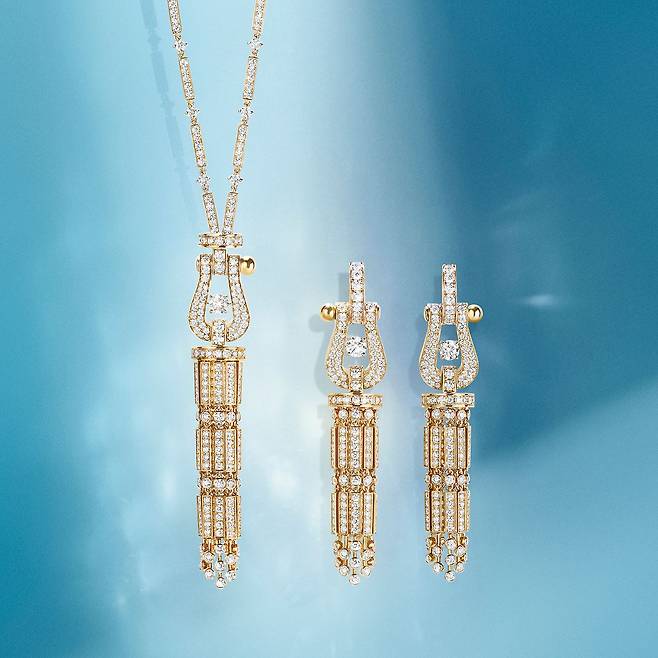 태슬 디테일로 1920년대 파리 문화를 표현한 포스텐 폼폼 하이 주얼리 네크리스와 이어링. 사진 프레드